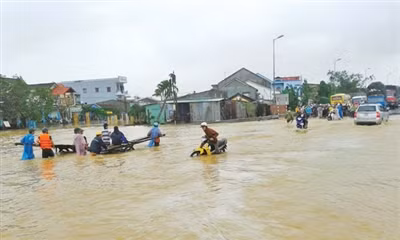 Lũ lụt vừa rồi nhấn chìm nhiều ngôi nhà ở Quảng Nam. Ảnh: Hoài Văn.
