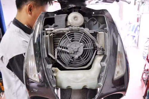 Bình chứa nước làm mát xe Honda SH.