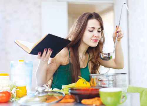 Bí quyết của cơ thể cân đối nằm trong nhà bếp - Ảnh: Shutterstock