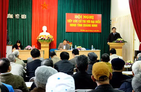 đồng chí Nguyễn Đức Long, Phó Bí thư Tỉnh ủy, Chủ tịch HĐND tỉnh tiếp xúc cử tri 2 phường Yết Kiêu, Trần Hưng Đạo