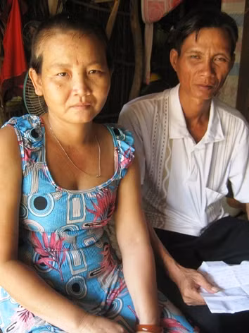Cha mẹ bé Trần Mỹ Ngọc vừa mất con.