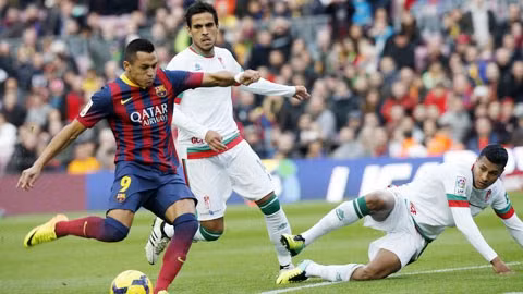 Tình huống nâng tỷ số lên 3-0 cho Barca của Sanchez
