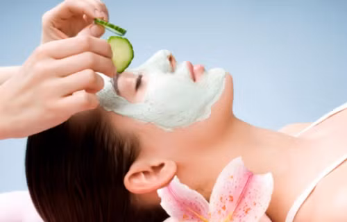 Đắp mặt nạ thường xuyên có hại cho da mặt. Ảnh: Beauty.