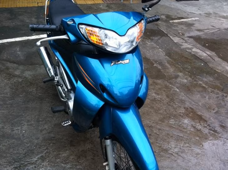 Dù đã qua 5 thế hệ nhưng thế hệ Honda Future đầu vẫn có giá trăm triệu ( Ảnh sưu tầm )