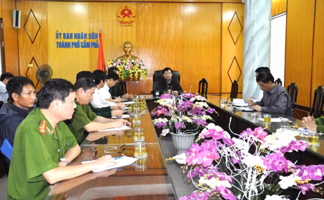 Làm việc với TP Cẩm Phả về khắc phục hậu quả cơn bão trên địa bàn