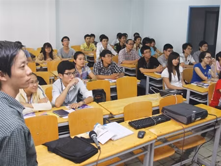 Giờ học tiếng Anh của sinh viên tại một trường ĐH ở TP.HCM.