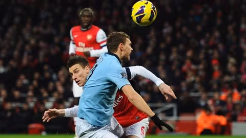Arsenal và Man City chưa đủ trình vô địch Premier League?
