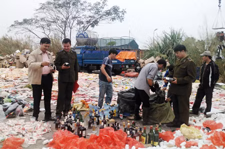  Chi cục Quản lý thị trường tỉnh tiêu huỷ hàng giả năm 2013.