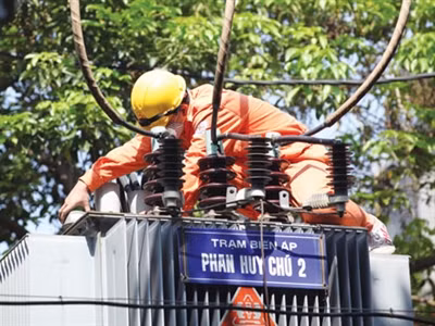 Từ trước tới nay, giá điện vẫn theo chiều hướng chỉ tăng mà không giảm - Ảnh: Ngọc Thắng.