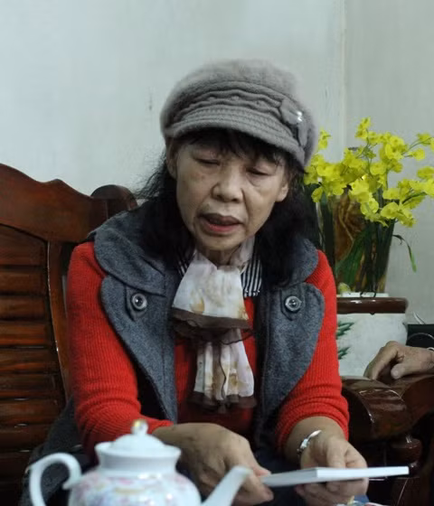 Bà Phương Lan xúc động mỗi khi đọc lại những bài thơ mình viết về Bác Hồ.