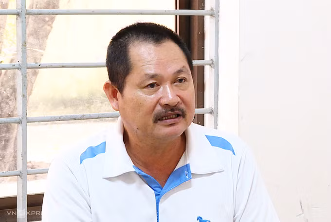 Lê Thái Thiện tại Công an thị xã Phú Mỹ. Ảnh: Quang Bình.