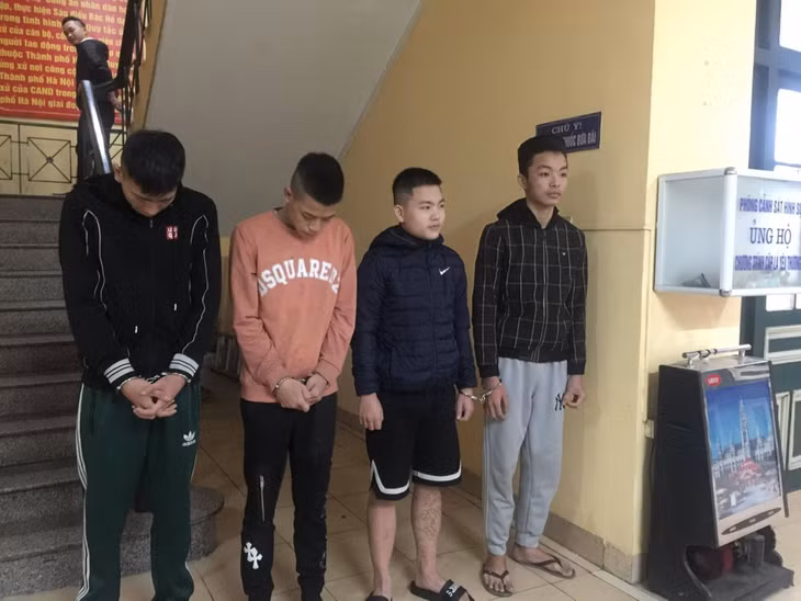 Băng cướp nhí tại cơ quan công an