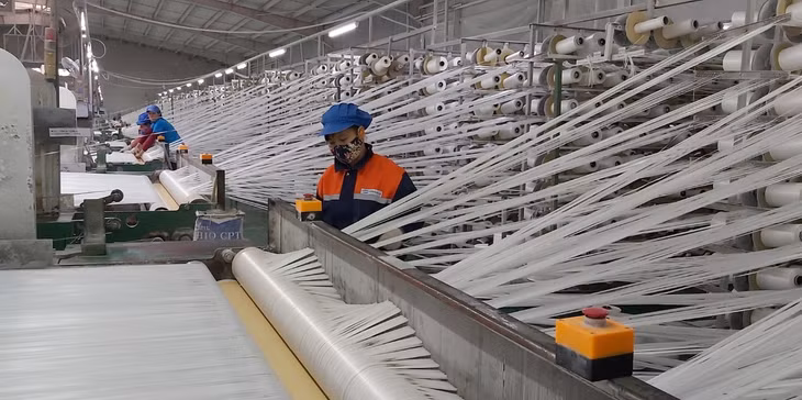 Sản xuất sợi tại Công ty TNHH Vina New Taprs