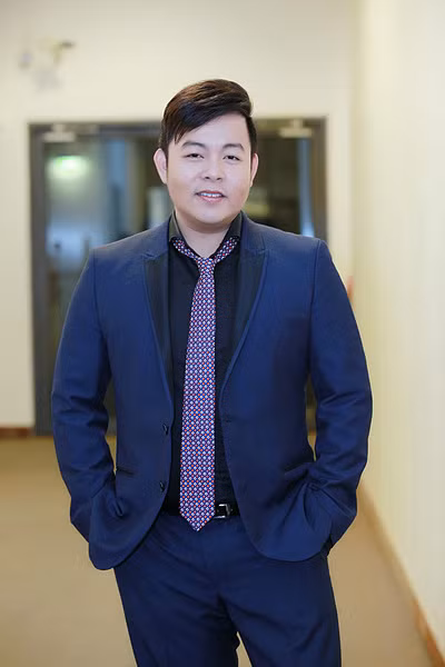 Ca sĩ Quang Lê hiện nặng hơn 80 kg. Anh sẽ tham gia chương trình 
