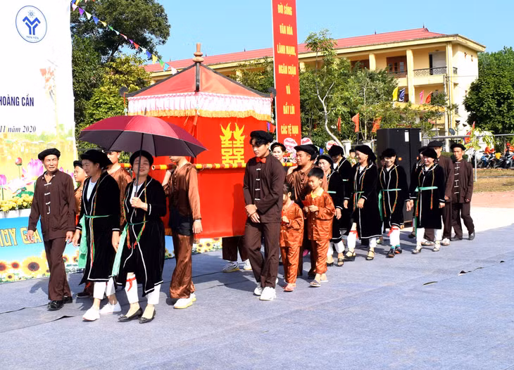 Đám cưới truyền thống của người Sán Dìu được phục dựng lại ở xã Hải Lạng (Tiên Yên).