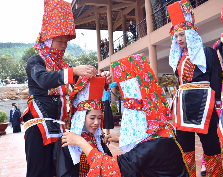 Chuẩn bị đi hội