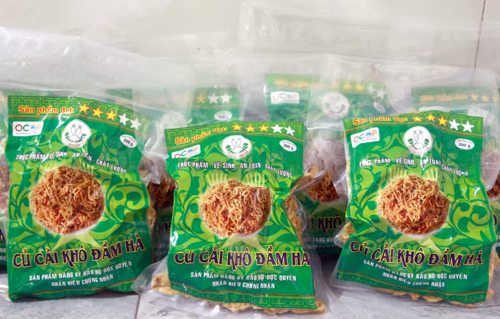 Sản phẩm củ cải khô Đầm Hà được đóng gói 300g.
