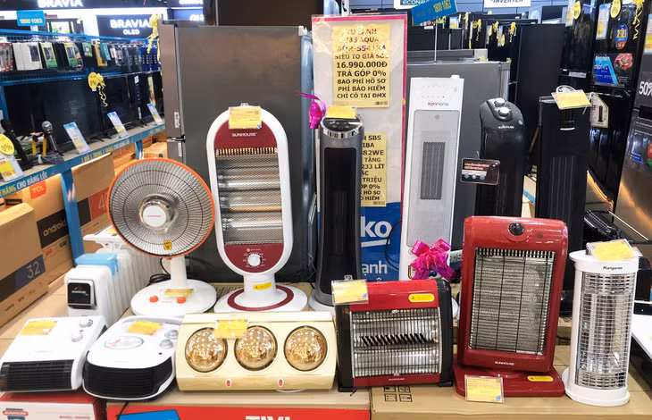 Thị trường thiết bị sưởi ấm khá đa dạng, phong phú và nhiều đột phá về tính năng mới cũng như được chú trọng cải tiến mẫu mã, khả năng tiết kiệm điện.