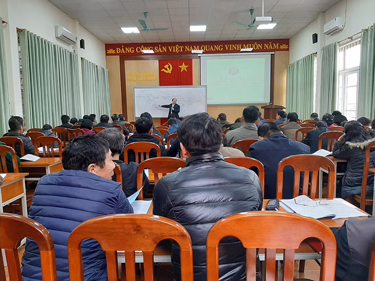 Quang cảnh lớp bồi dưỡng.