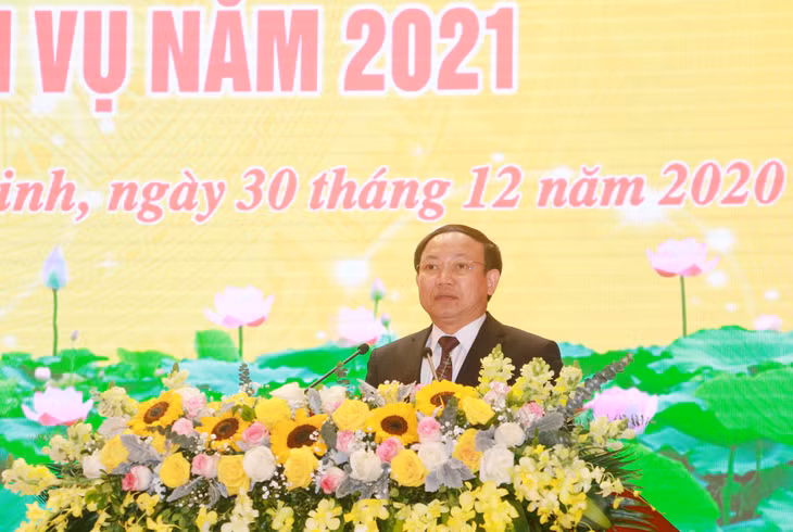 Đồng chí Nguyễn Xuân Ký, Bí thư Tỉnh ủy, Chủ tịch HĐND tỉnh, phát biểu tại Hội nghị.