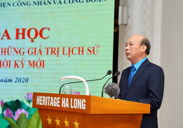 Ông Lê Minh Chuẩn, Bí thư Đảng ủy, Chủ tịch Hội đồng thành viên TKV phát biểu tại hội thảo