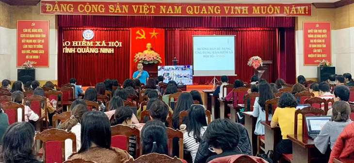 BHXH tỉnh tập huấn cho đội ngũ cán bộ viên chức của ngành về sử dụng ứng dụng VssID- BHXH số vào tháng 12/2020.