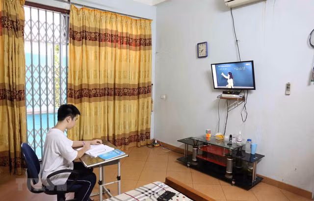  Dạy học qua truyền hình được nhiều địa phương triển khai (Ảnh: TTXVN)