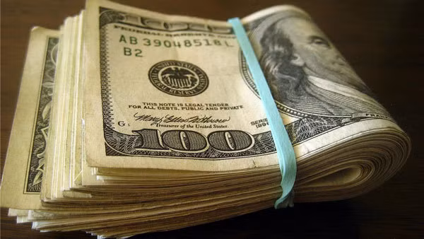 Đồng USD tăng mạnh trở lại từ đáy 2 năm rưỡi.