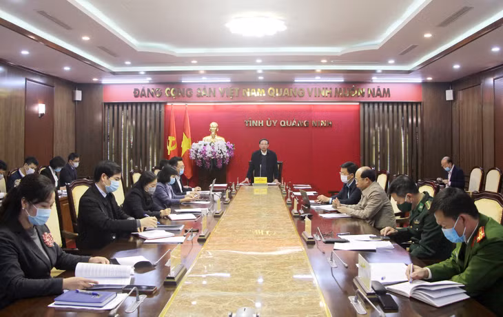 Đồng chí Nguyễn Xuân Ký, Bí thư Tỉnh ủy, Chủ tịch HĐND tỉnh kết luận cuộc họp.