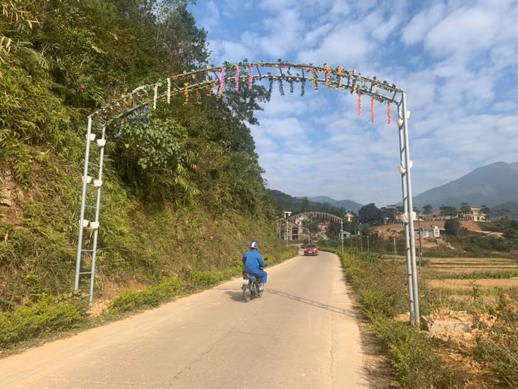 Đường vào xã Đại Dực.