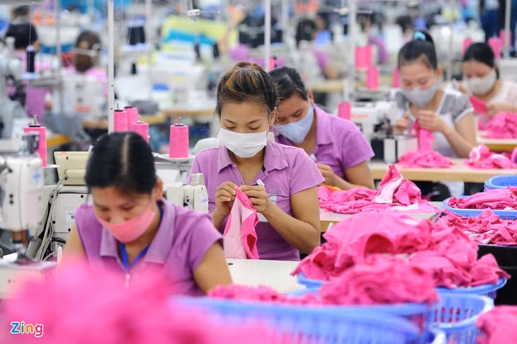 Bộ luật Lao động sửa đổi quy định số giờ làm thêm trong tháng tăng lên 40 giờ thay vì 30 giờ như trước đây. Ảnh: Hoàng Hà.