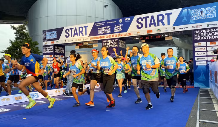 Giải Marathon Quốc tế Di sản Vịnh Hạ Long diễn ra vào ngày 22/11, thu hút 2.500 vận động viên.
