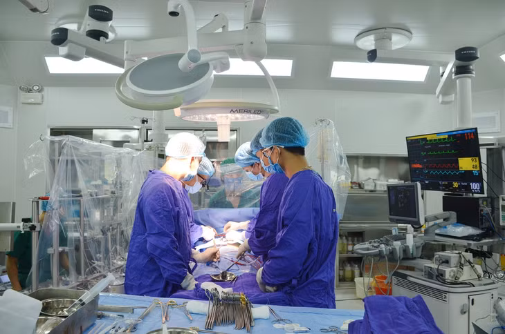 Mổ tim hở là một kỹ thuật khó, phức tạp đã được Bệnh viện Đa khoa tỉnh triển khai thường quy, giúp những người bệnh được điều trị bệnh hiệu quả tại địa phương.