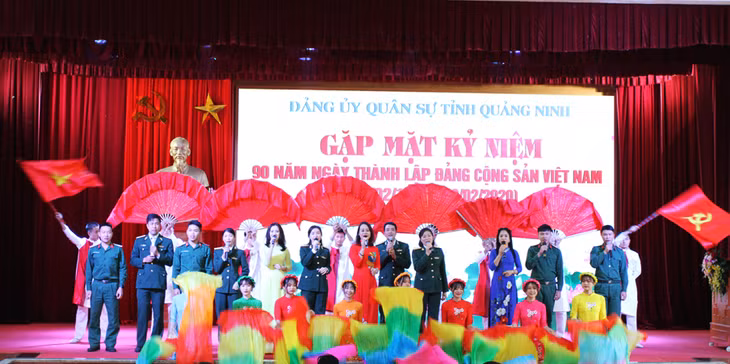 Một tiết mục văn nghệ tại Bộ Chỉ huy Quân sự tỉnh vào đầu năm 2020.