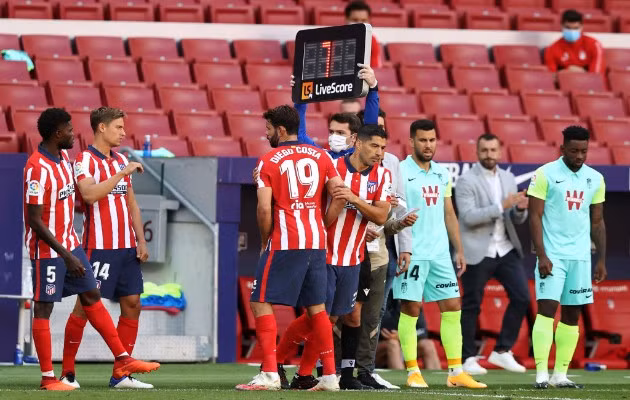  Suarez đến, Costa lại trên đường rời khỏi Atletico.