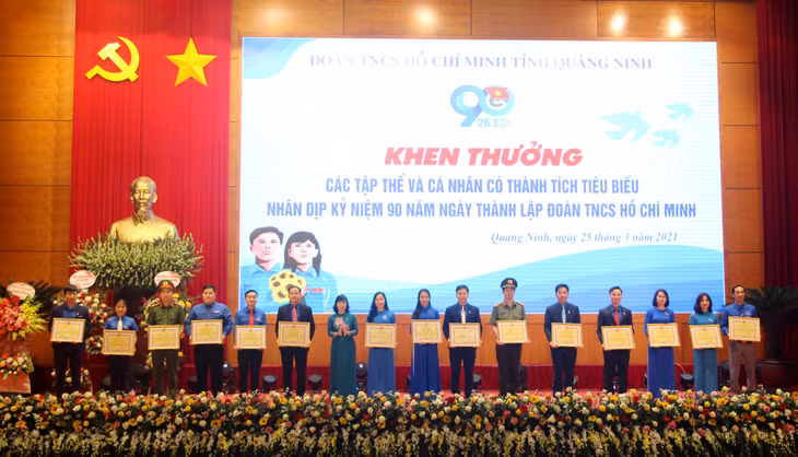 Các tập thể tiêu biểu được nhận Bằng khen của UBND tỉnh.
