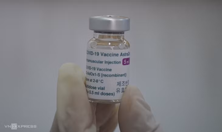 Vaccine Covid-19 AstraZeneca chuẩn bị tiêm cho nhân viên y tế tại Gia Lai. Ảnh: Trần Hóa.