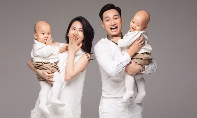 Hai bé chào đời năm 2019, được đặt tên là Chính Nhân (tên ở nhà: Goku) và Hiếu Nhân (Daino).