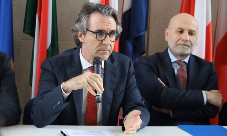 Đại sứ EU tại Việt Nam Giorgio Aliberti trong cuộc gặp gỡ báo chí tại Hà Nội chiều 23/3. Ảnh: Phương Vũ.