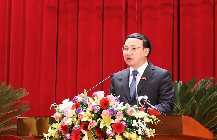 Đồng chí Nguyễn Xuân Ký, Ủy viên BCH Trung ương Đảng, Bí thư Tỉnh ủy, Chủ tịch HĐND tỉnh phát biểu bế mạc kỳ họp. 