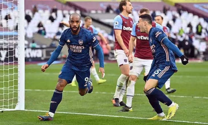 Lacazette tiếp tục thể hiện phong độ cao, chắp cánh cho Arsenal hồi sinh . Ảnh: Reuters.