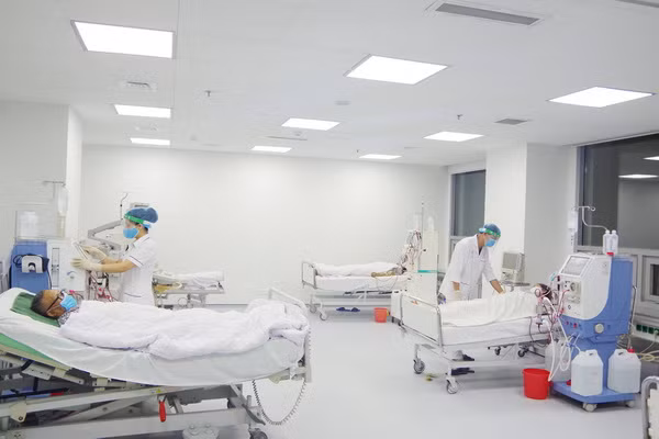 Khoa Nội thận và Lọc máu chủ động sắp xếp phòng bệnh đảm bảo giãn cách an toàn.
