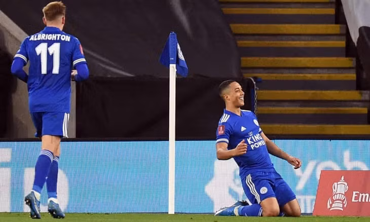 Tielemans đang có một mùa giải thăng hoa cùng Leicester. Ảnh: Reuters.