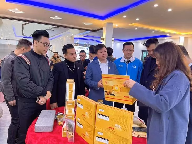Các thành viên clb khởi nghiệp tham gia cafe khởi nghiệp cụm miền Đông, tháng 1/2022