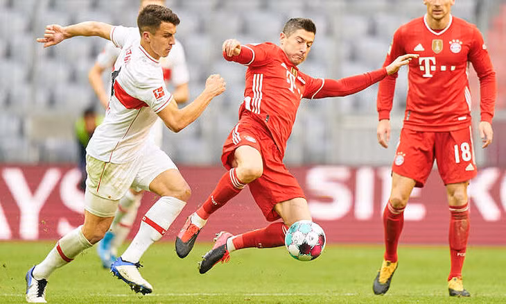 Lewandowski tiến gần kỷ lục ghi 40 bàn một mùa của huyền thoại Gerd Muller. Ảnh: Sport.