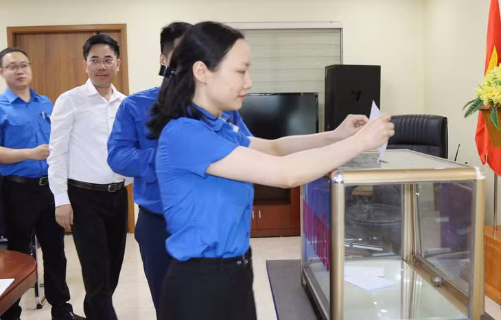 Bầu bổ sung chức danh Bí thư Tỉnh đoàn Nghệ An nhiệm kỳ 2017 - 2022.