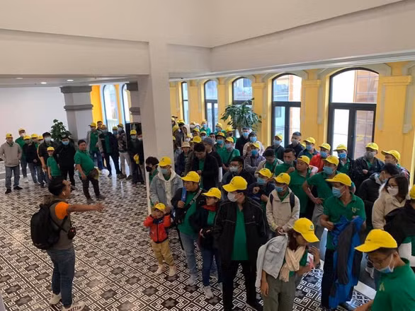 Ngay sau khi dịch được kiểm soát, nhiều đoàn khách trong nước đã lên đường - Ảnh: NGUYỄN MINH