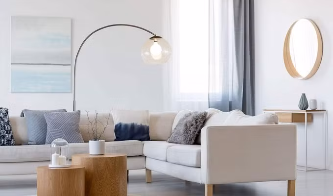Đèn vừa chiếu sáng vừa trang trí không gian sống nhưng lại hay bị bỏ quên khi gia chủ vệ sinh nhà. Ảnh: lightup.