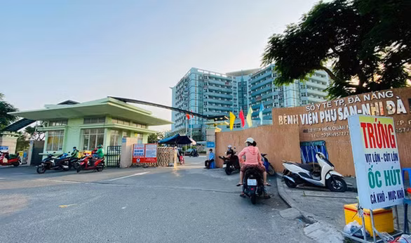  Bệnh viện Phụ sản - nhi TP Đà Nẵng đã yêu cầu công ty phụ trách bảo vệ sa thải nhân viên có hành vi 