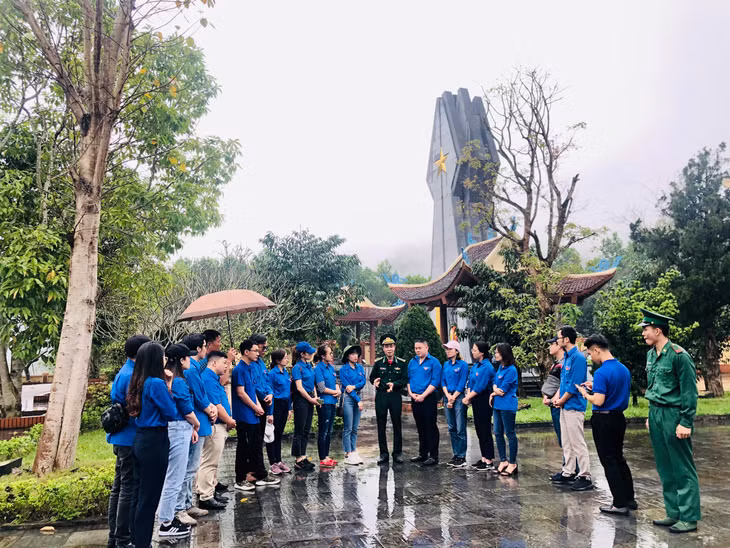 Ôn lại kỷ niệm